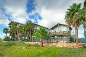 Fish Camp Cottage by AvantStay Shared PoolViews